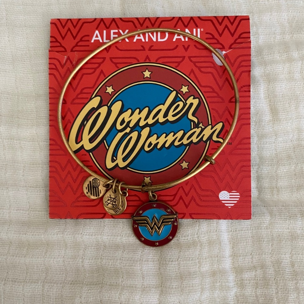 ✨❤️ WONDER WOMAN ALEX AND ANI